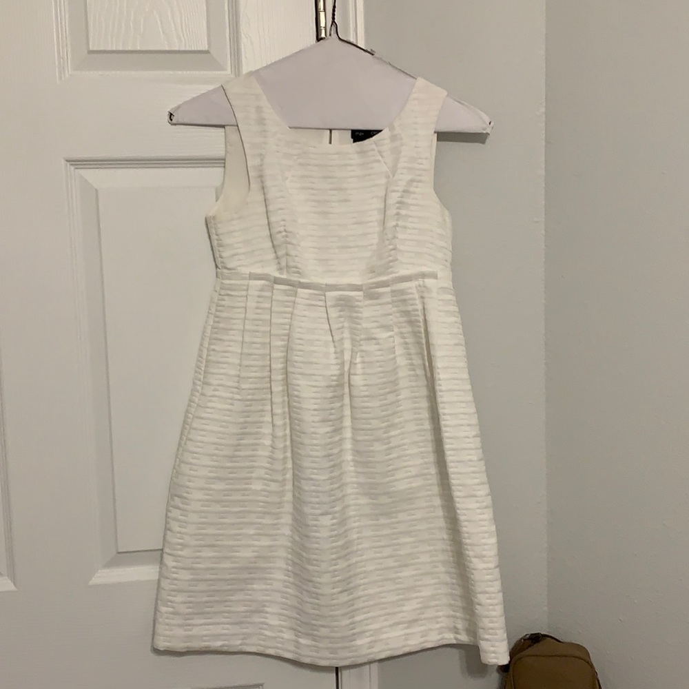 Dress great for wedding events!